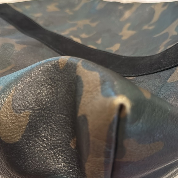 Women’s Kempton & Co leather Morleigh Camouflage convertible Backpack purse - Picture 9 of 10